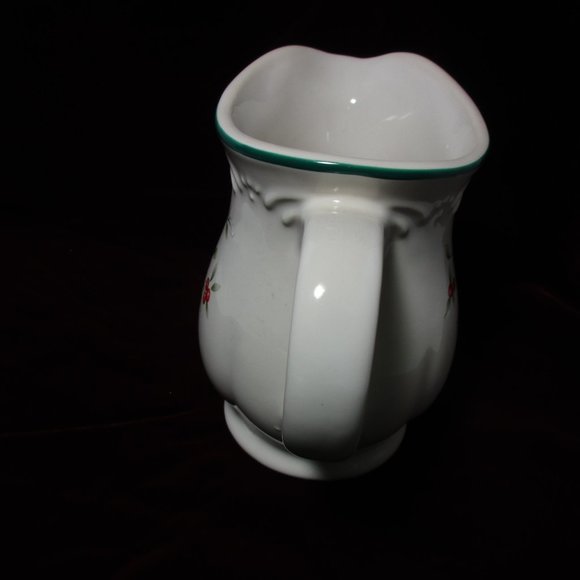 Pflatzgraff Winterberry Holiday Pitcher Creamer - Picture 3 of 6